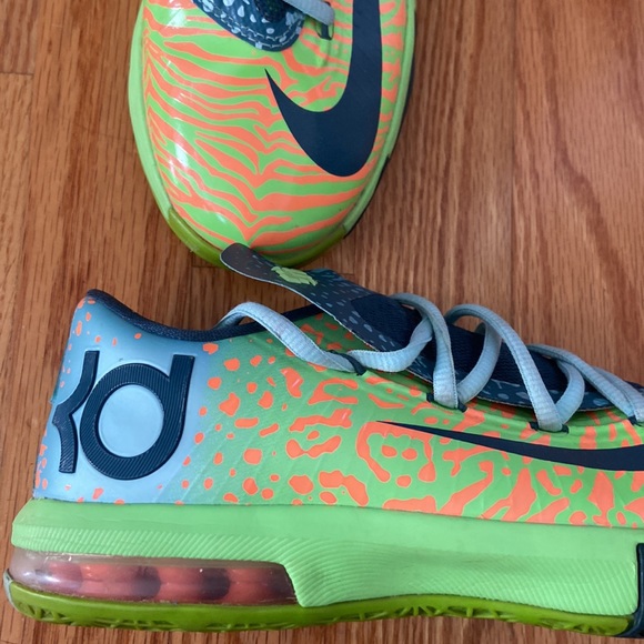 Nike EUC “KD 6 Liger” Kids Sneakers - Picture 10 of 11